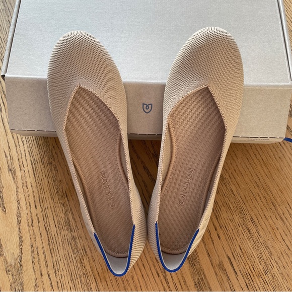 The Flat Rothy’s - Size 9 - Picture 3 of 16
